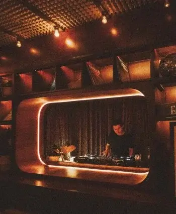 DJ Booth at le Café des Stagiaires